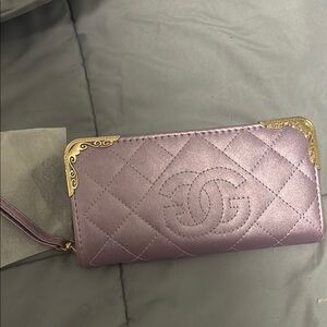 Chic Quilted Wallet in Metallic Mauve
